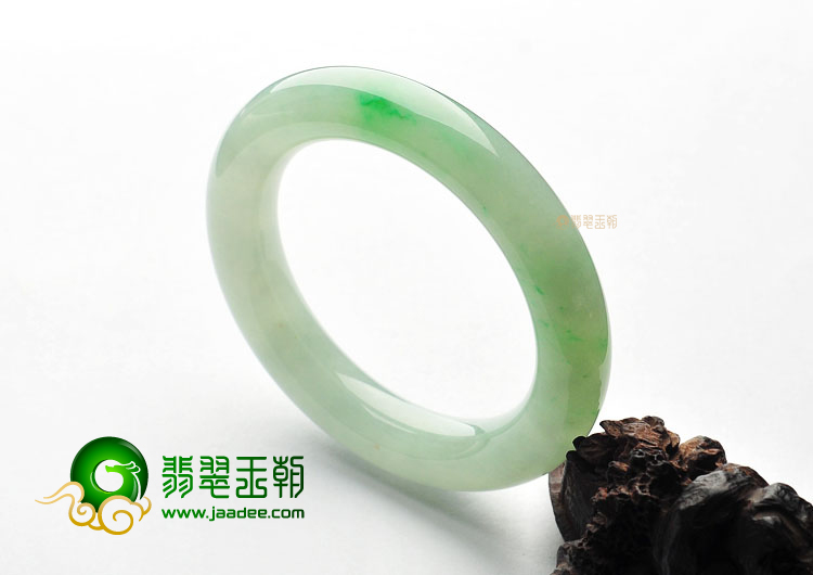 (超值推荐)冰种绿晴水圆条手镯(55.9mm)