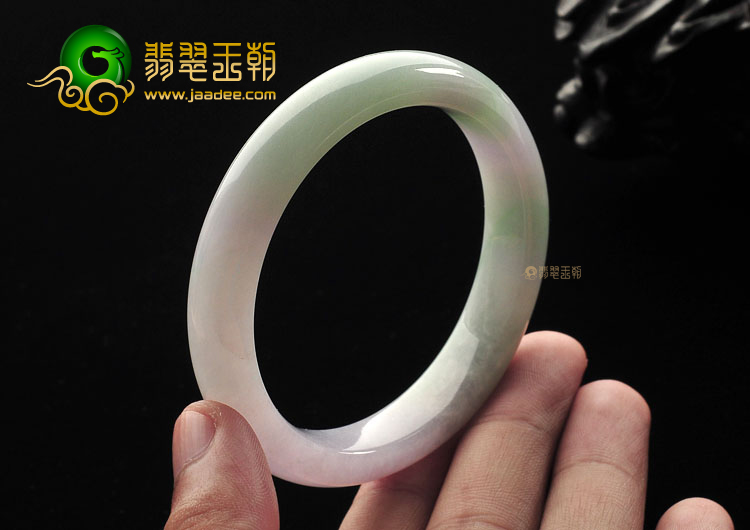 (超值推荐)糯冰种淡春带彩手镯(56.mm)
