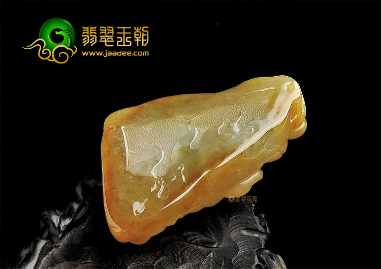 冰种褐黄翡虎虎生威挂件
