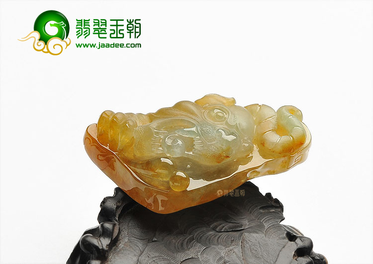 冰种褐黄翡虎虎生威挂件