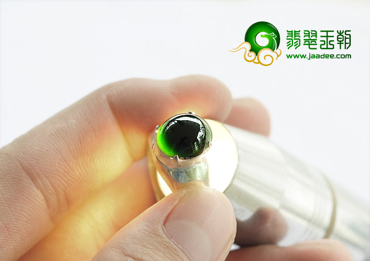 (超值推荐)冰种墨翠戒面(一对)