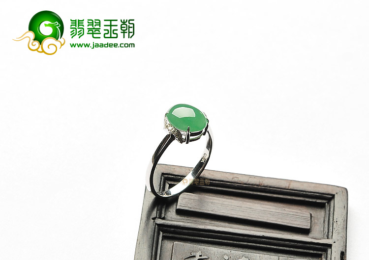 冰种晴水镶白金钻石戒指