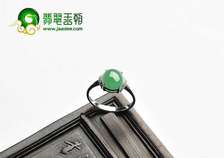 冰种晴水镶白金钻石戒指