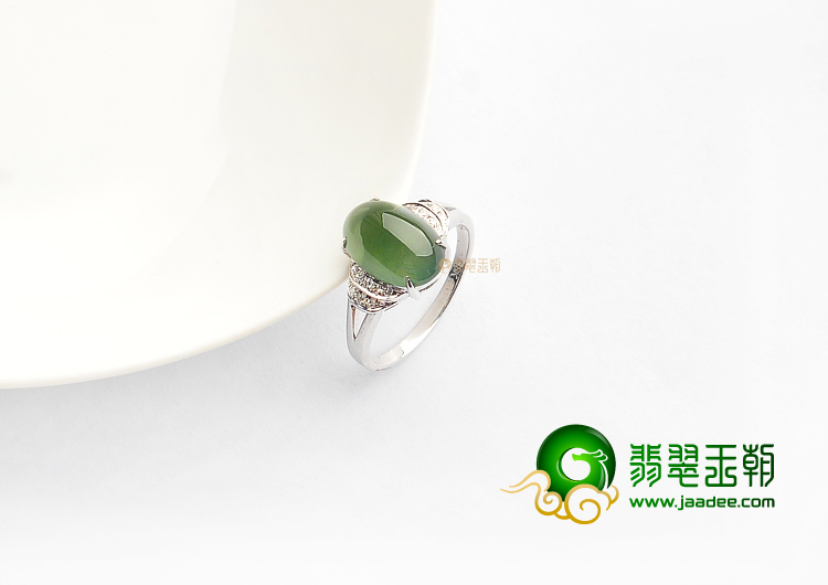 冰种晴水镶白金钻石戒指