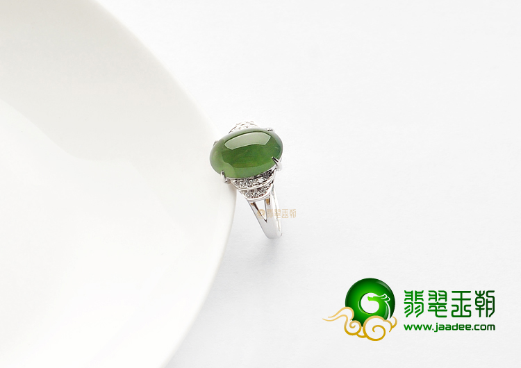 冰种晴水镶白金钻石戒指