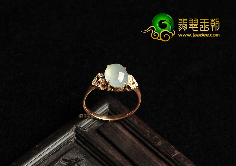 冰种淡晴水镶玫瑰金钻石戒指