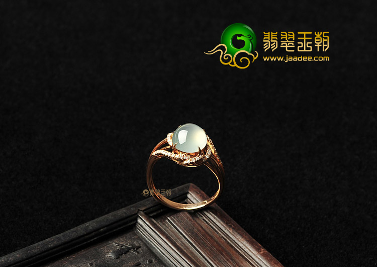 冰种淡晴水镶玫瑰金钻石戒指