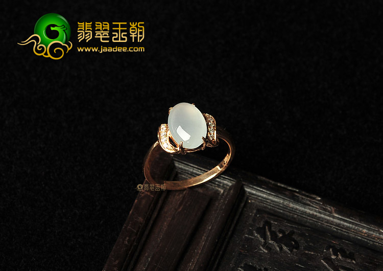 冰种白色镶玫瑰金钻石戒指