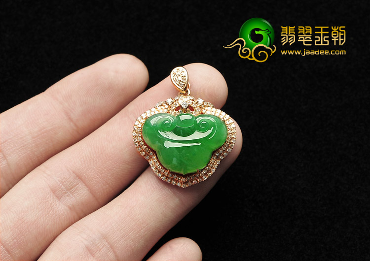 冰种翠色镶玫瑰金钻石如意胸坠