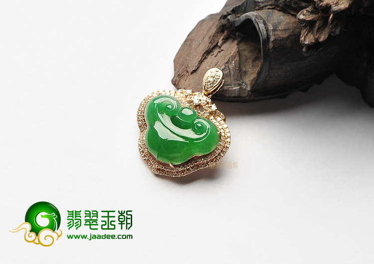 冰种翠色镶玫瑰金钻石如意胸坠
