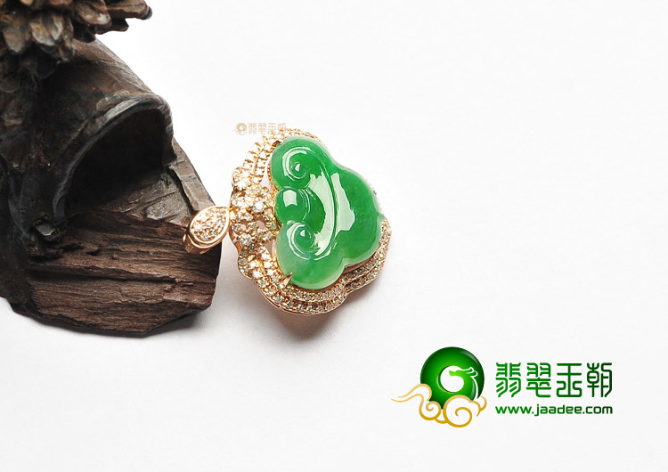 冰种翠色镶玫瑰金钻石如意胸坠