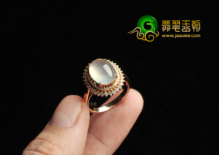 冰玻种淡晴水镶玫瑰金钻石戒指
