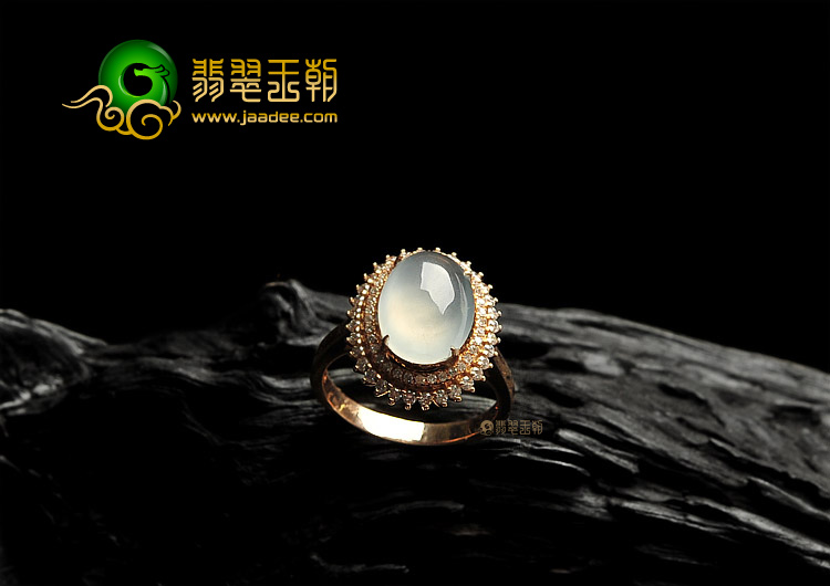 冰玻种淡晴水镶玫瑰金钻石戒指