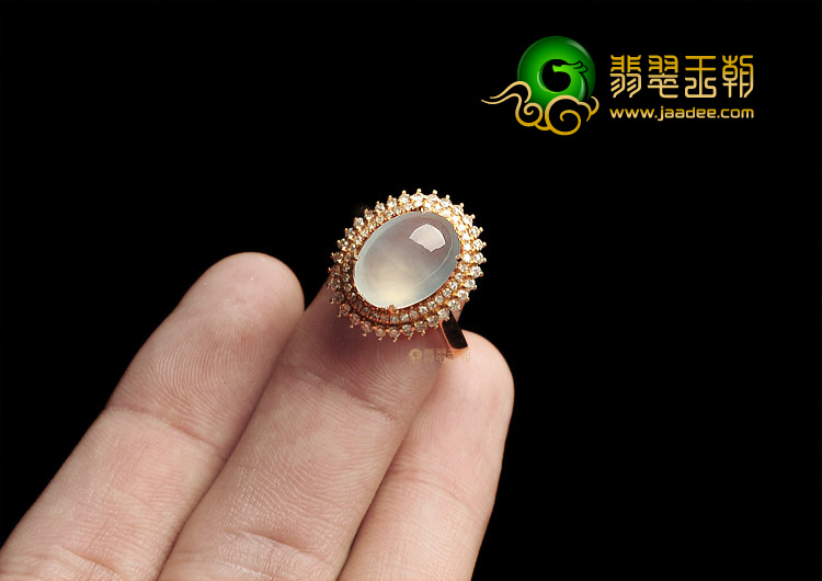 冰玻种淡晴水镶玫瑰金钻石戒指