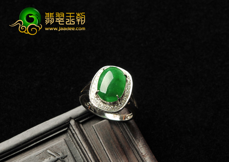 冰种阳绿镶白金钻石戒指