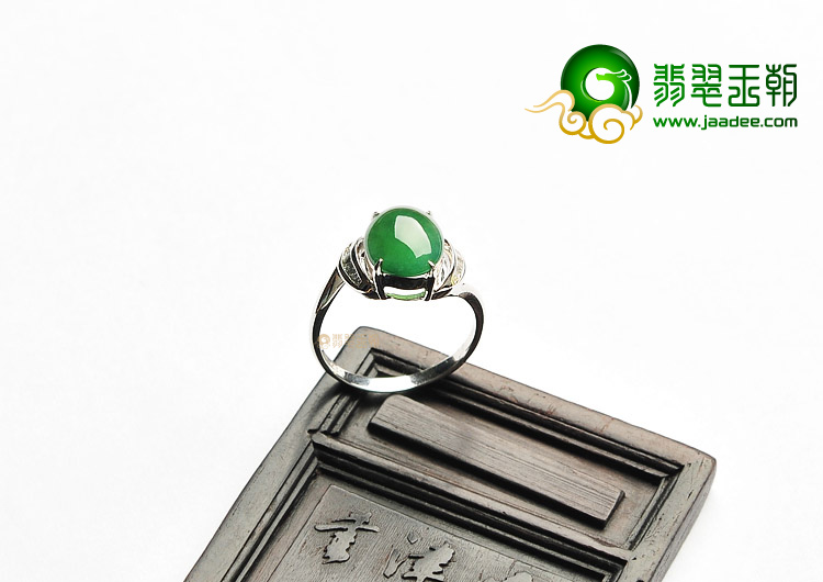 冰种蓝绿镶白金钻石戒指