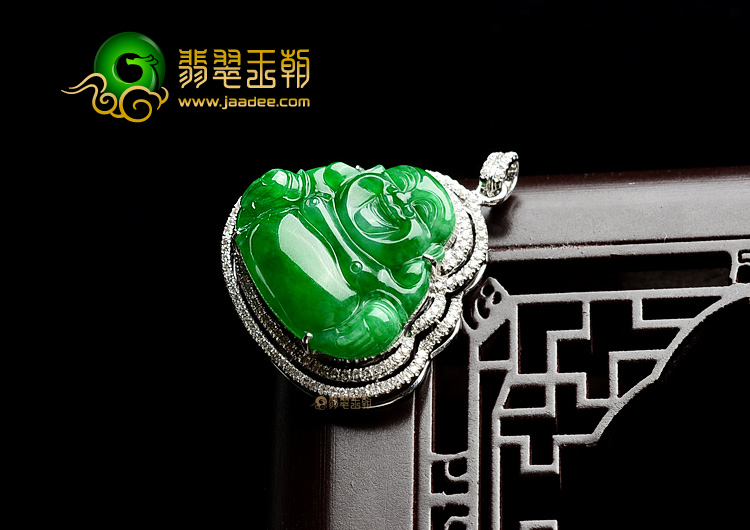 (超值推荐)冰种阳绿镶白金玉佛胸坠(真钻)