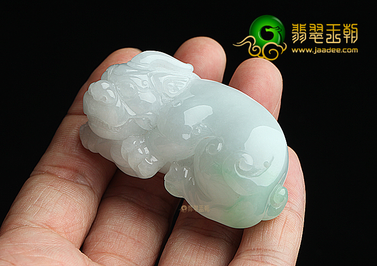 （超值推荐）糯冰种晴水略飘翠貔貅手玩件