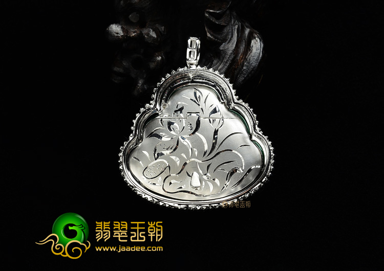 (超值推荐)冰种正阳绿镶白金玉佛胸坠(真钻)