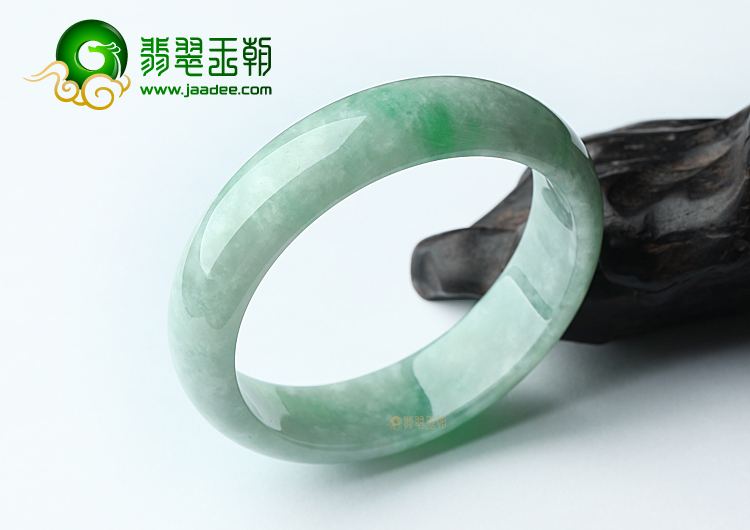 糯冰种飘翠手镯（57.5mm）