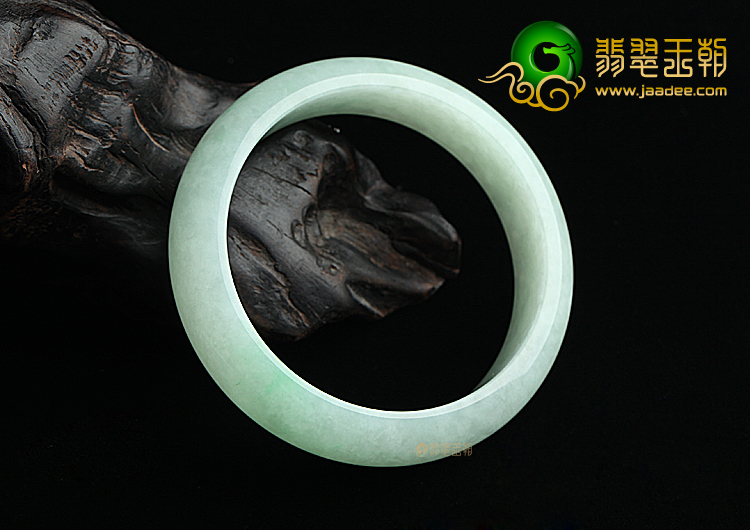 (超值推荐)糯冰种飘翠手镯（59.1mm）