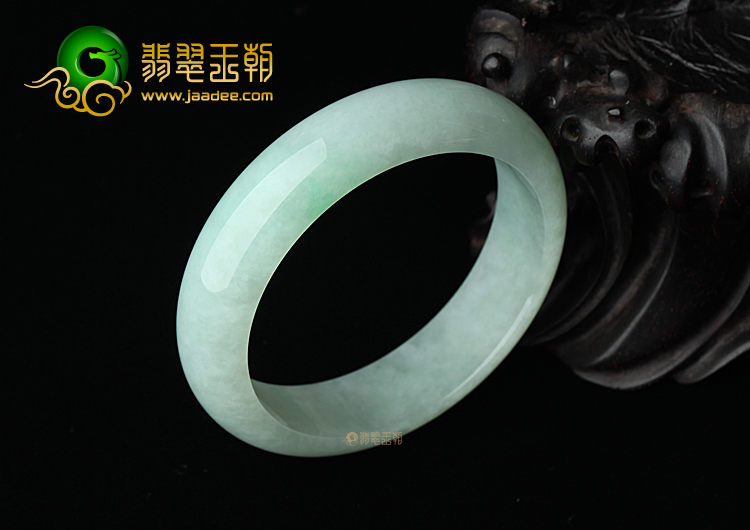 (超值推荐)糯冰种飘翠手镯（59.1mm）