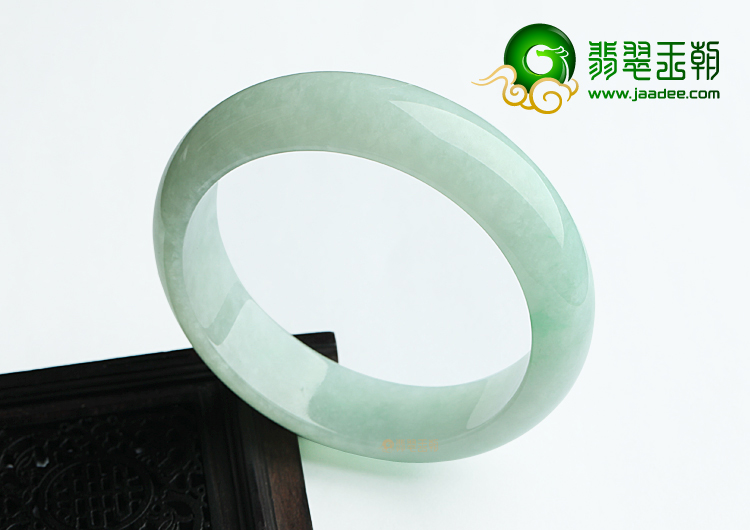 (超值推荐)糯冰种飘翠手镯（59.1mm）