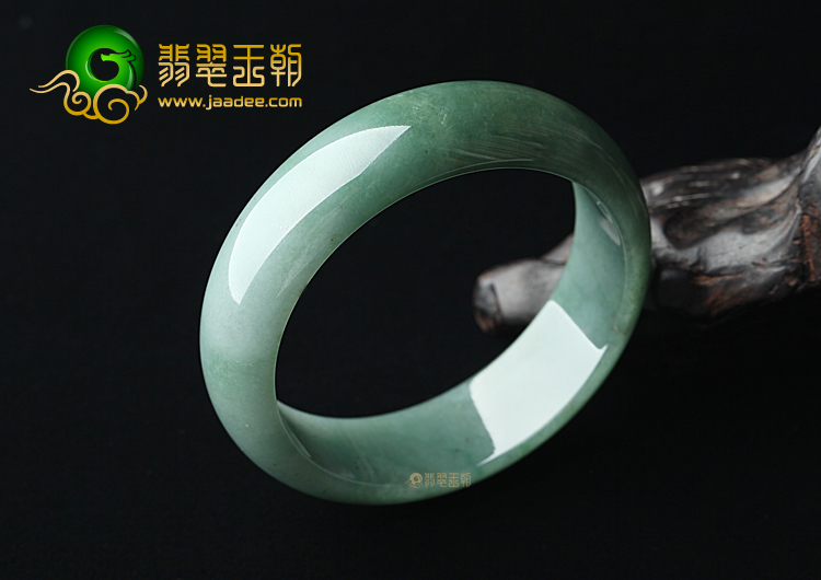 (超值推荐)糯冰种油青手镯（59.4mm）