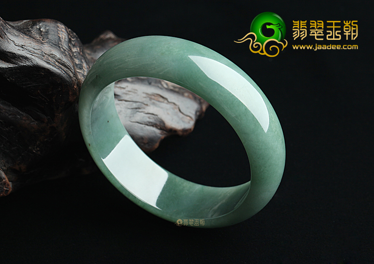 (超值推荐)糯冰种油青手镯（59.4mm）
