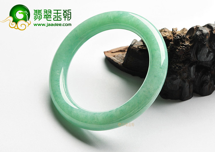 糯冰种豆色圆条手镯(58.5mm)