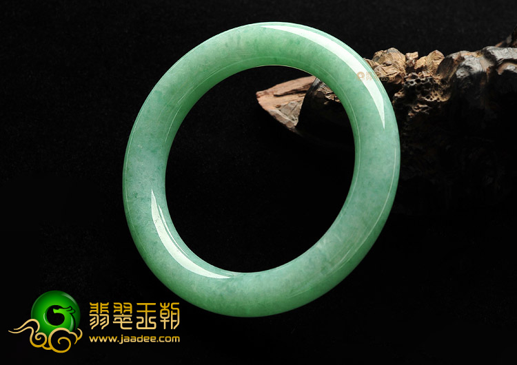糯冰种豆色圆条手镯(58.5mm)