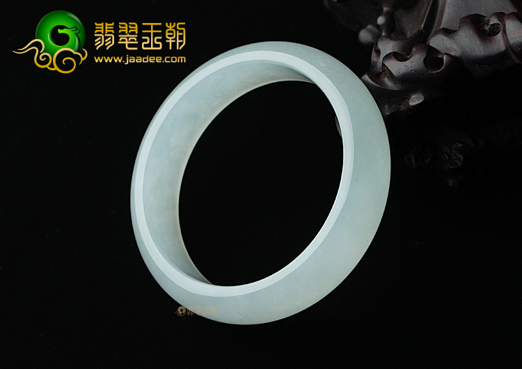 糯冰种淡晴水手镯（57.8mm）