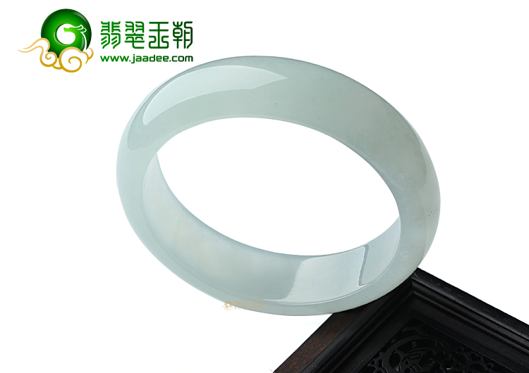 糯冰种淡晴水手镯（57.8mm）