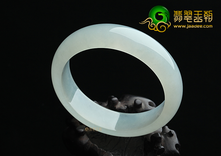 糯冰种淡晴水手镯（57.8mm）