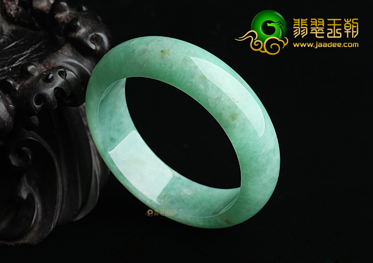 糯冰种豆色飘黄翡手镯（58.3mm）