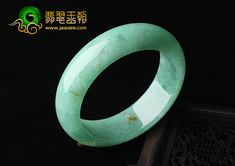 糯冰种豆色飘黄翡手镯（58.3mm）