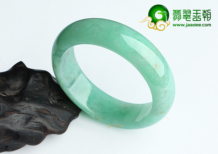 糯冰种豆色飘黄翡手镯（58.3mm）