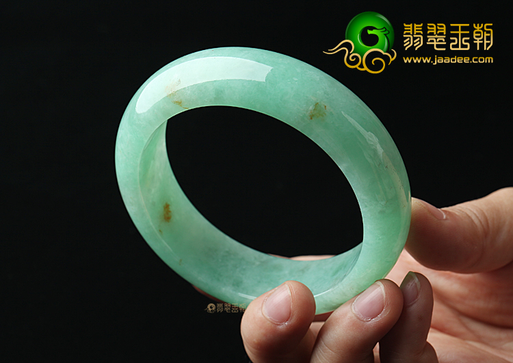 糯冰种豆色飘黄翡手镯（58.3mm）