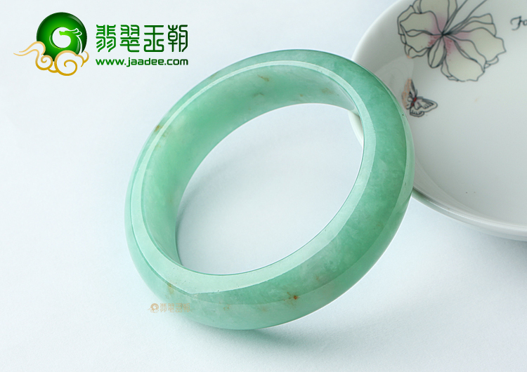 糯冰种豆色飘黄翡手镯（58.3mm）