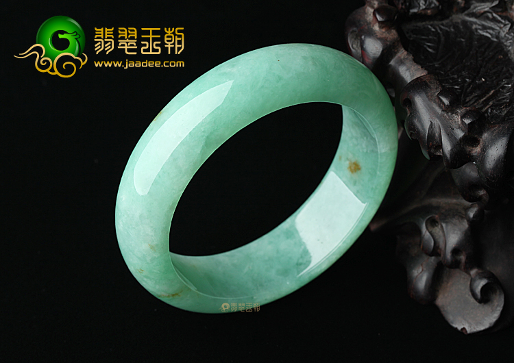 糯冰种豆色飘黄翡手镯（58.3mm）