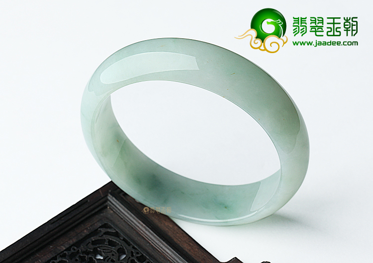 （超值推荐）糯冰种绿晴水飘花手镯（58.5mm）