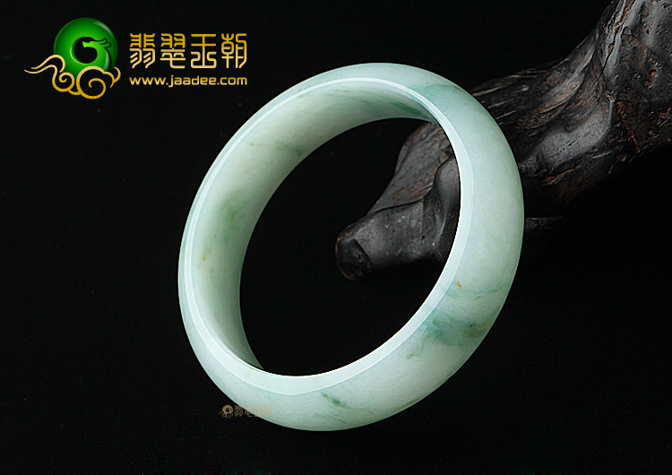 （超值推荐）糯冰种绿晴水飘花手镯（58.1mm）
