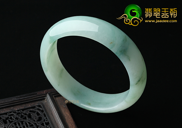 （超值推荐）糯冰种绿晴水飘花手镯（58.1mm）