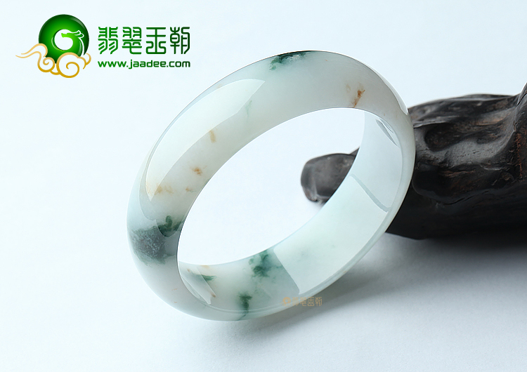 (超值推荐)糯冰种飘花略带黄翡手镯（58.3mm）