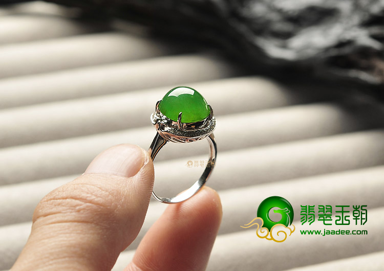 (超值推荐)冰种黄绿镶白金钻石戒指