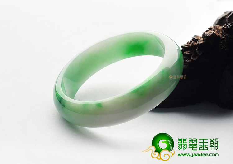 (超值推荐)糯冰种飘翠手镯(59.3mm)