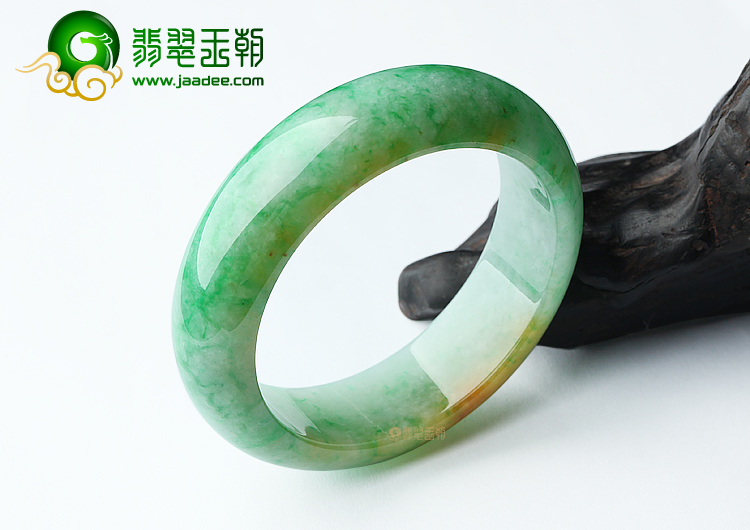 (超值推荐)糯冰种黄加绿手镯（60.1mm）
