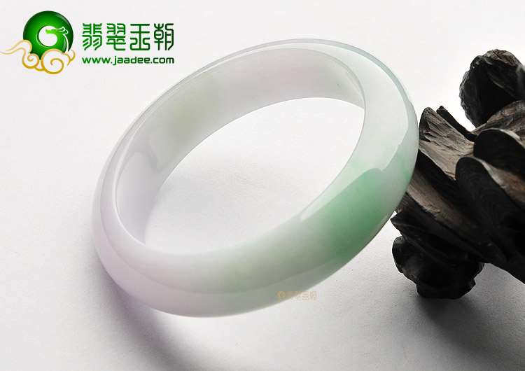(超值推荐)糯冰种三彩手镯(58.8mm)