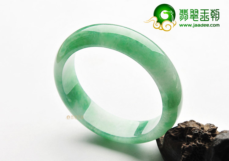 糯冰种翠色手镯(59mm)
