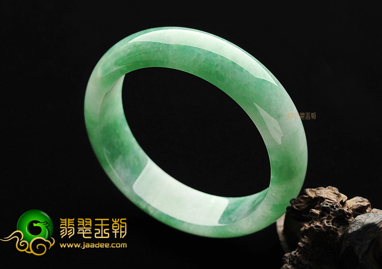 糯冰种翠色手镯(59mm)